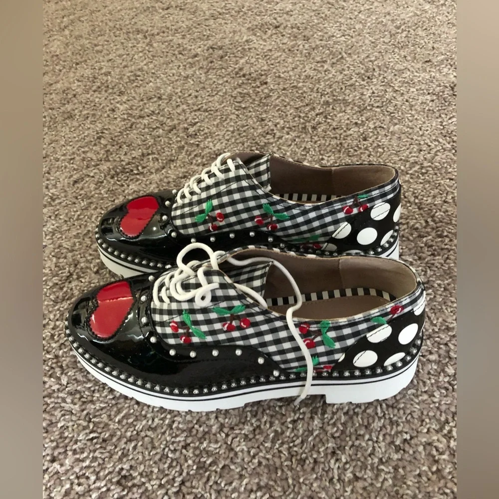 Black and White Checkered Shoes with Red Heart Detail - Picture 2 of 2